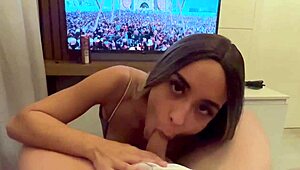 Watch Girl Suck Huge Cock Bareback!