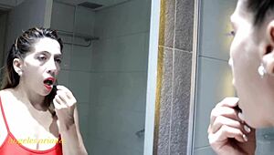 Focení se změní ve divoký sex s roleplay, orálem a fistingem