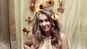 Hey, watch me flash as your dirty-talking housewife slave