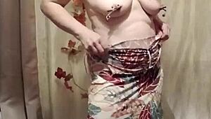 Hey, watch me flash as your dirty-talking housewife slave