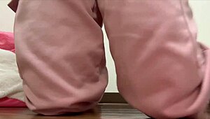 うーん、午前3時遅くにマスターベーションしたくてたまらない…いっぱいイタズラ汁出ちゃう！！