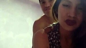 Le Doy con Todo Hilo Sin Quitarle la Faldita