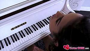 SisterCums.com - Bro, stop annoying your stepsis already!