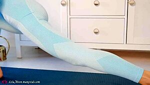 Fitness Holes Stretching Big Dildo!