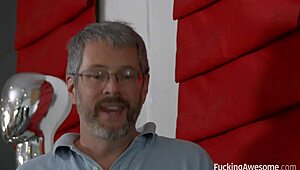 Faen, Summer Day rir meg med spesielle hete bevegelser!