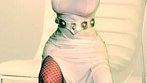 Abuela Leia chupa a Han Solo mientras se masturba sola