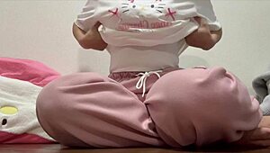 うーん、午前3時遅くにマスターベーションしたくてたまらない…いっぱいイタズラ汁出ちゃう！！