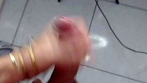 i leaked this video of thiagokelton punhetando with his tattoos.