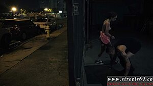 묶인 안경녀 야외 자지빨기 남자들 완전 홀림