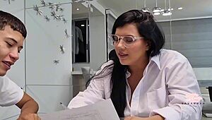 Dostávám soukromé lekce s mojí sexy mladou 18+ učitelkou Savannah Watson