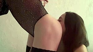 Big tits bouncing while getting rim jobs in public