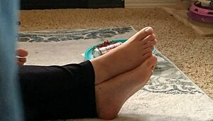 Cute hidden feet in candid fetish view