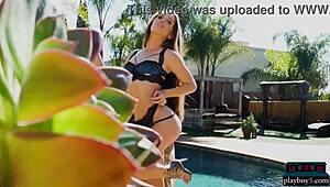 Petite Florida Milf Reveals Her Stunning Tight Frame
