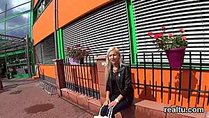 i seduced and plowed her in the shop pov