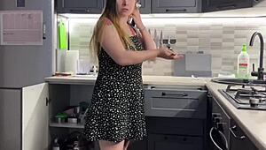 Wow, homemade sex in the kitchen with a cute wet babe!