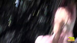 Super Sexy Lesbians Kiss Then Fuck!