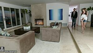 Kimmy Granger’s Foot Play Is Just Insanely Hot, Watch Now!