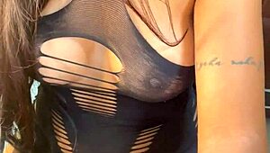 want me to lick that pussy?