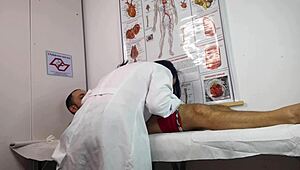 간호사, 첫 환자의 단단한 발기를 원초적인 기술로 다뤄