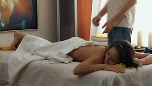 Sexy teen shows off her precious tight pussy 😏