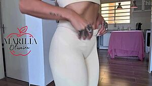 is latina babe shaking ass in dirty talk pussy solo?