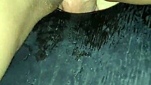 Saya berbaris di parti swing dan biar semua orang kongkek saya di gloryhole 😈