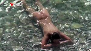 Exhibitionist wife gets fucked on a public beach