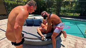 yo, blonde hotwife living her mfm interracial fantasy, so hot 🔥