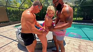 yo, blonde hotwife living her mfm interracial fantasy, so hot 🔥