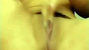 WOW, Caught Her in MASTURBAZIONE and She Didn’t Even Stop!