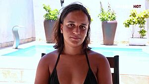 Interview With The Moment's Newbie - Maya Pimentinha