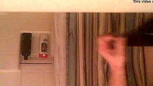 Yo, check my solo bathroom play, so wet!