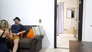 Dude, cuckold showers while wife cheats with brother on couch! 🚿