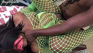 Amateur Gets Paid 100 Dollars For Rough Pussy Fucking