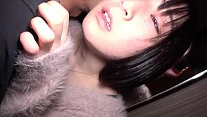 咲妃ちゃんが敏感な体を触られ乳首いじられ激しく反応