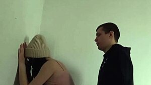 i quickly fucked my classmate in the entrance and came in her mouth, it was so intense