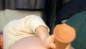 Kongkek Pantat Aku Dalam Doggystyle Dengan Liar dan Mainan Basah. Ianya Perjalanan Pelacur Yang Tak Terlupa.