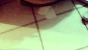 Auroraestelar Flashing and Masturbating During Her Bath