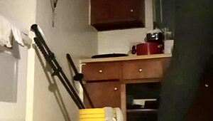 Amateurs Pump Up To Music In Intense Workout!