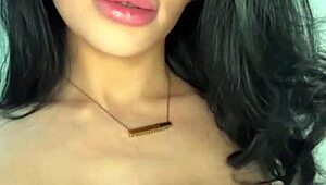 I’m burning for this horny American exchange student girlfriend on webcam