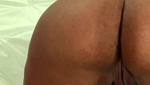 sexy ebony ass with worship and farts 😘