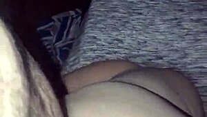 Esposa se sente enganada em anal de quatro pelo marido e amigo.