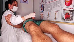 Ztvrdnul jsem přímo před tou zvrácenou sestřičkou