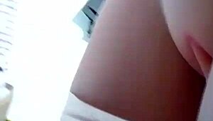 Zašto volim da jebem svog očuha s njegovim malim 18+ kurcem?