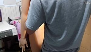 Я уверена, что маленький 18+ член моего отчима однажды сделает меня беременной