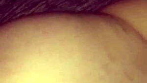 Esposa se sente enganada em anal de quatro pelo marido e amigo.