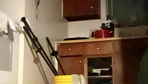 Amateurs Pump Up To Music In Intense Workout!