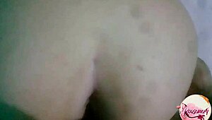 Megkértek vigyázzak a szomszéd csajra kihasználtam és megdugtam!