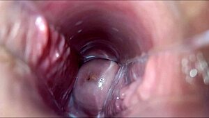 Wow, orgasm vaginal intens cu speculum! 😍