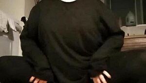 Amateurs Pump Up To Music In Intense Workout!